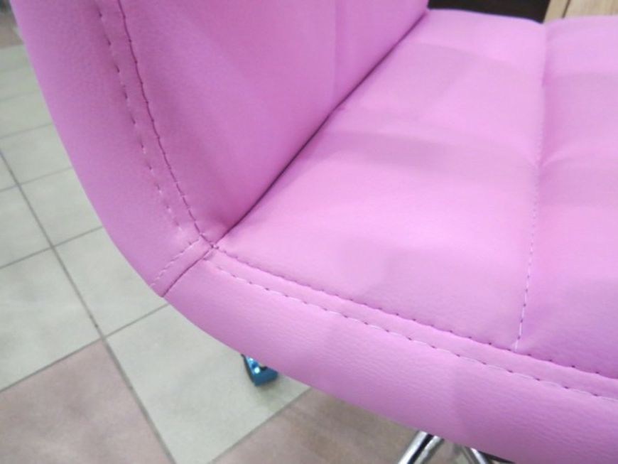 Кресло поворотное Q-022 розовое
